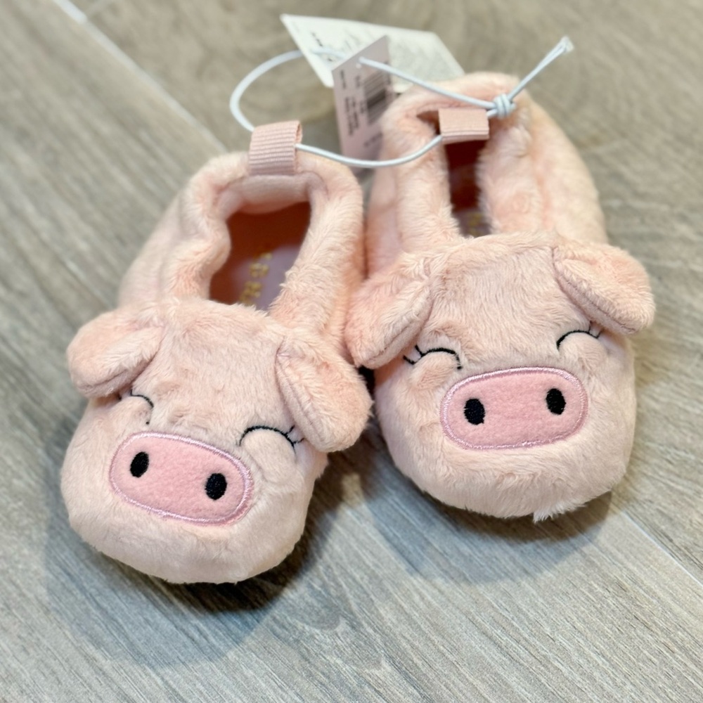 Old Navy Blush Piglet Baby Slippers 6-12 months - NWT!